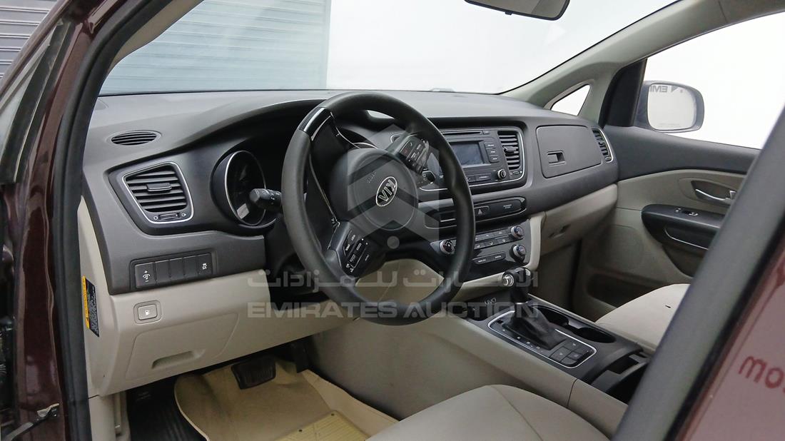 2015 Kia Sedona — Front Left Driver Dashboard View — Photo 17