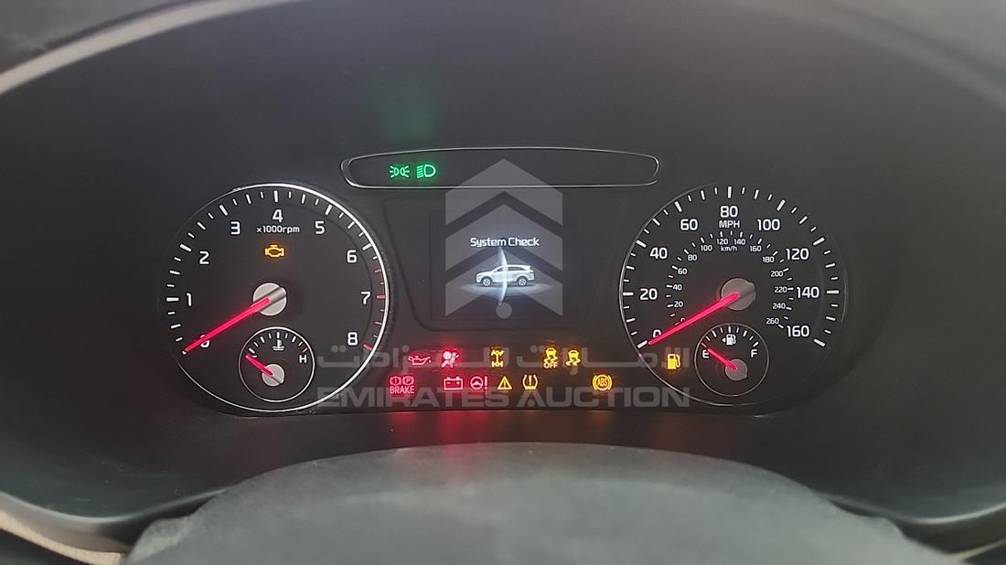 2016 Kia Sorento — Speedometer & RPM Gauges — Photo 9