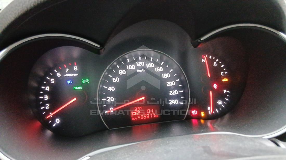 2014 Kia Sorento — Speedometer & RPM Gauges — Photo 20