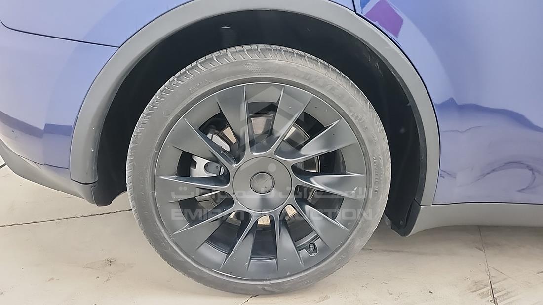تيسلا Model Y 2024 — الباب الخلفي الأيمن — صورة 34