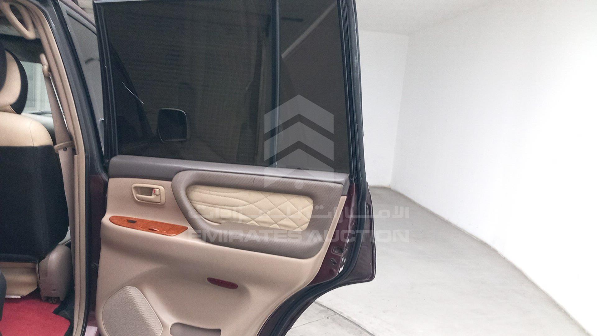 2002 TOYOTA LAND CRUISER VIN: JTEHJ09J225041002