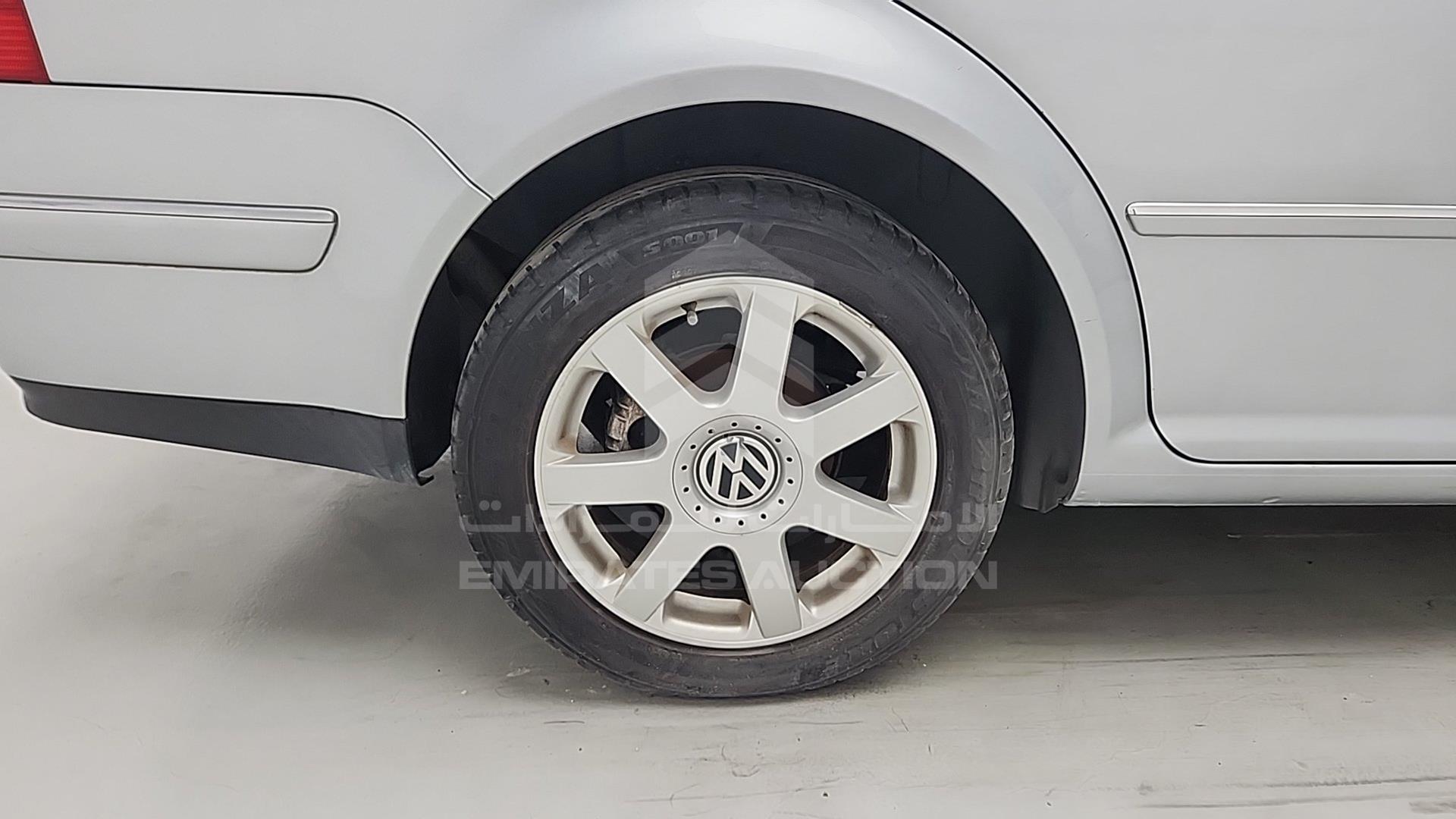 2001 VOLKSWAGEN BORA VIN: WVWZZZ1JZ1D376500