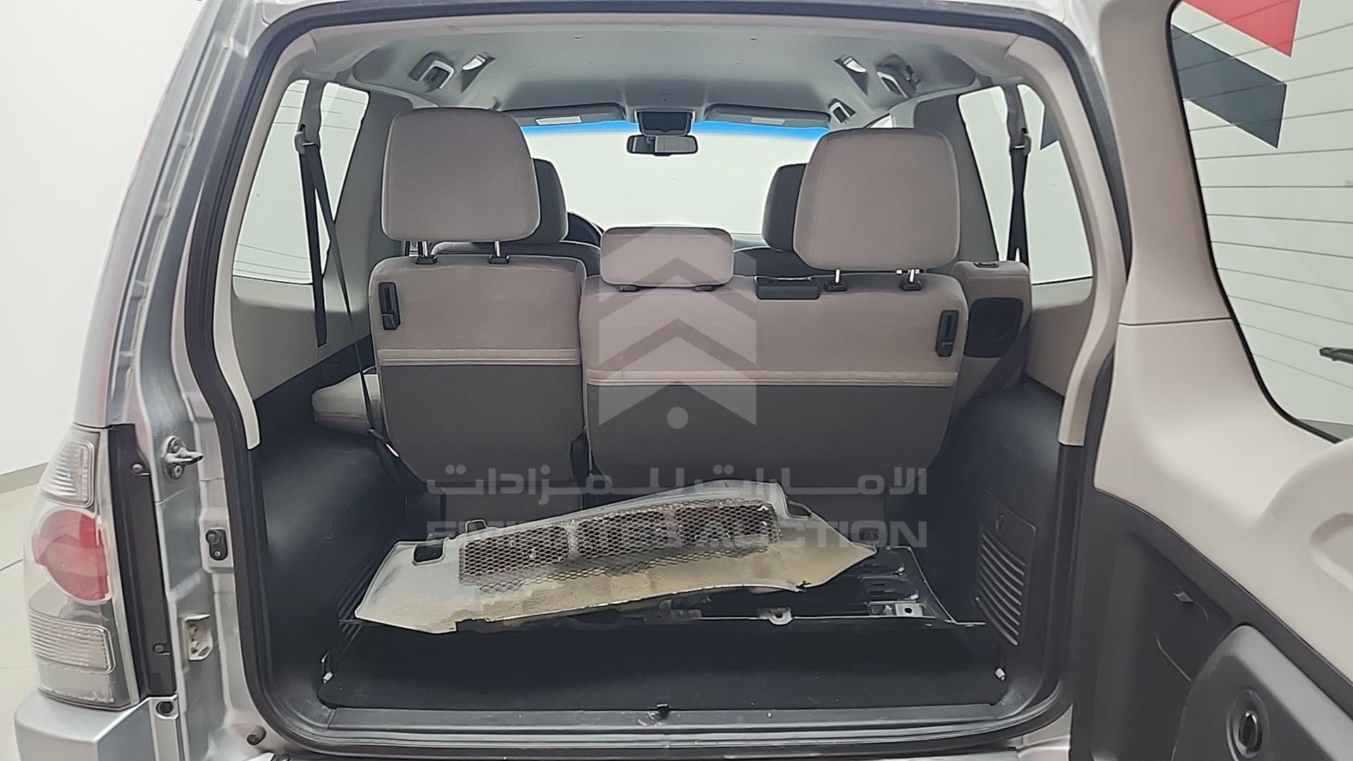 2011 MITSUBISHI PAJERO VIN: JMYMRV85WBJ704625