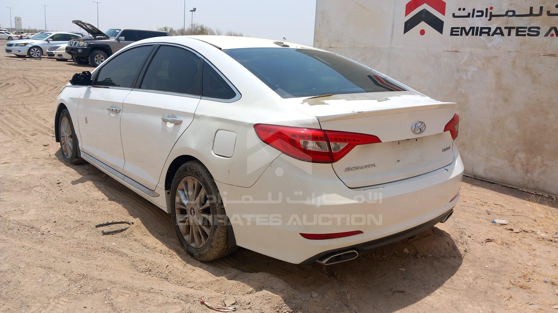 2015 HYUNDAI SONATA VIN: 5NPE34AF8FH208386