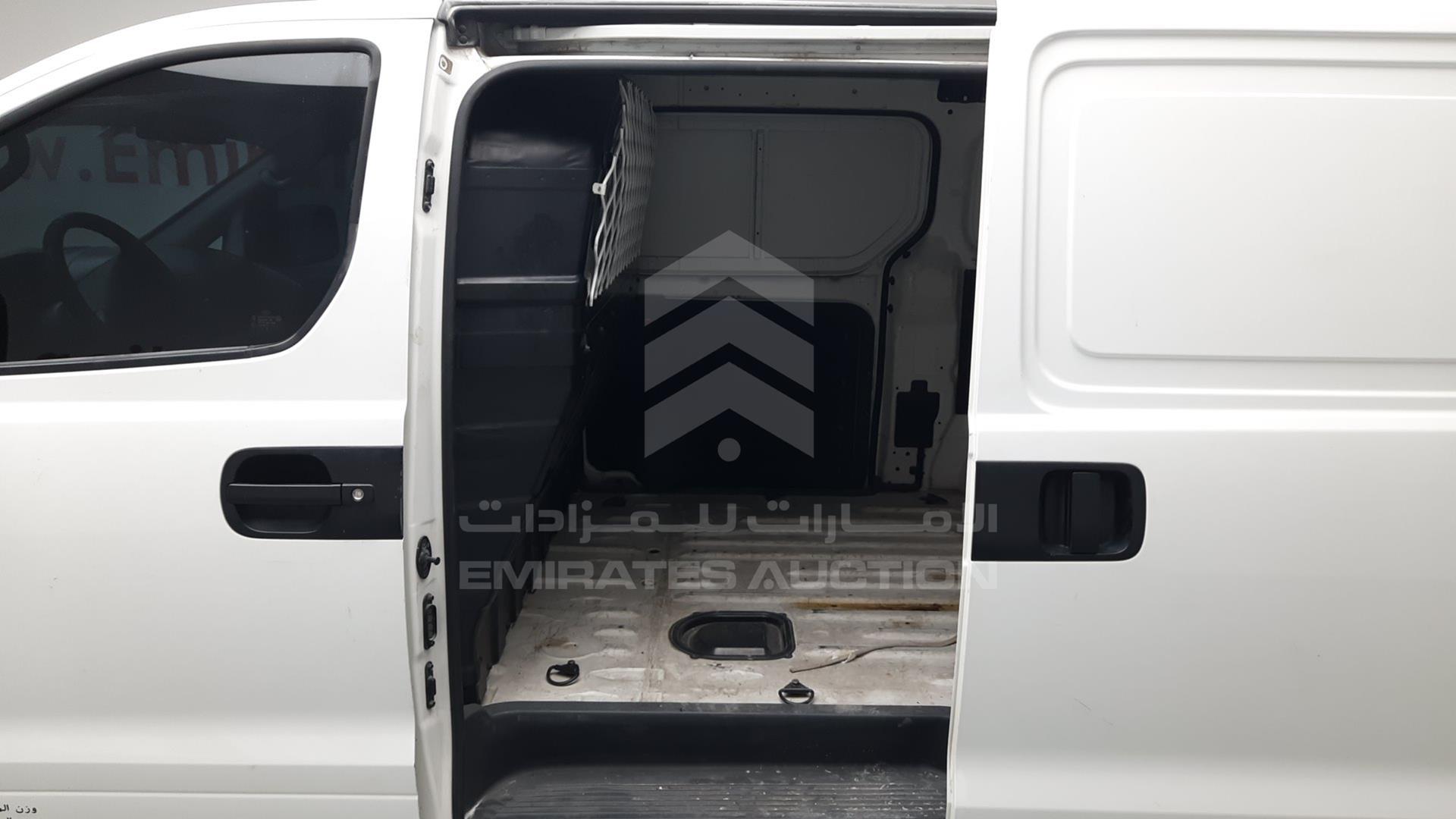 2016 HYUNDAI H1 VIN: KMHWG81R9GU756295