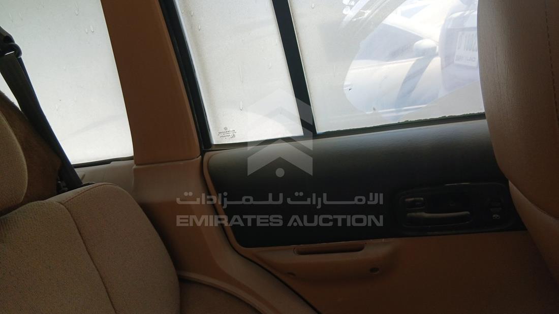 جيب شيروكي 1998 — الباب الأمامي الأيسر — صورة 10
