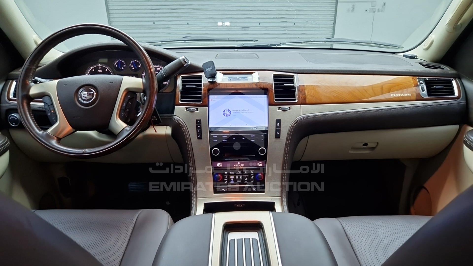 2014 CADILLAC ESCALADE VIN: 1GYS47EF0ER112197