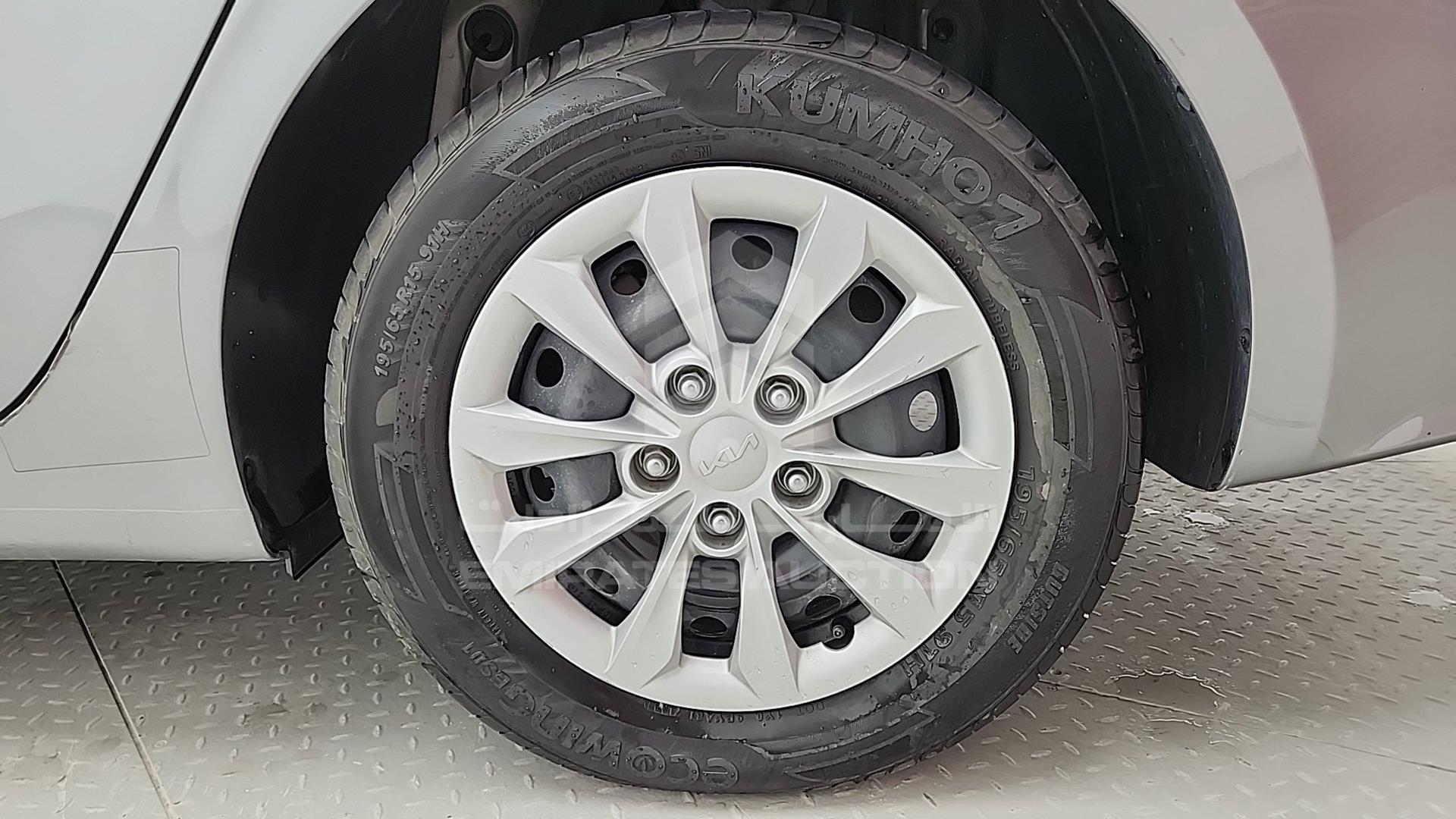 2022 KIA CERATO VIN: KNAF24164N5937357