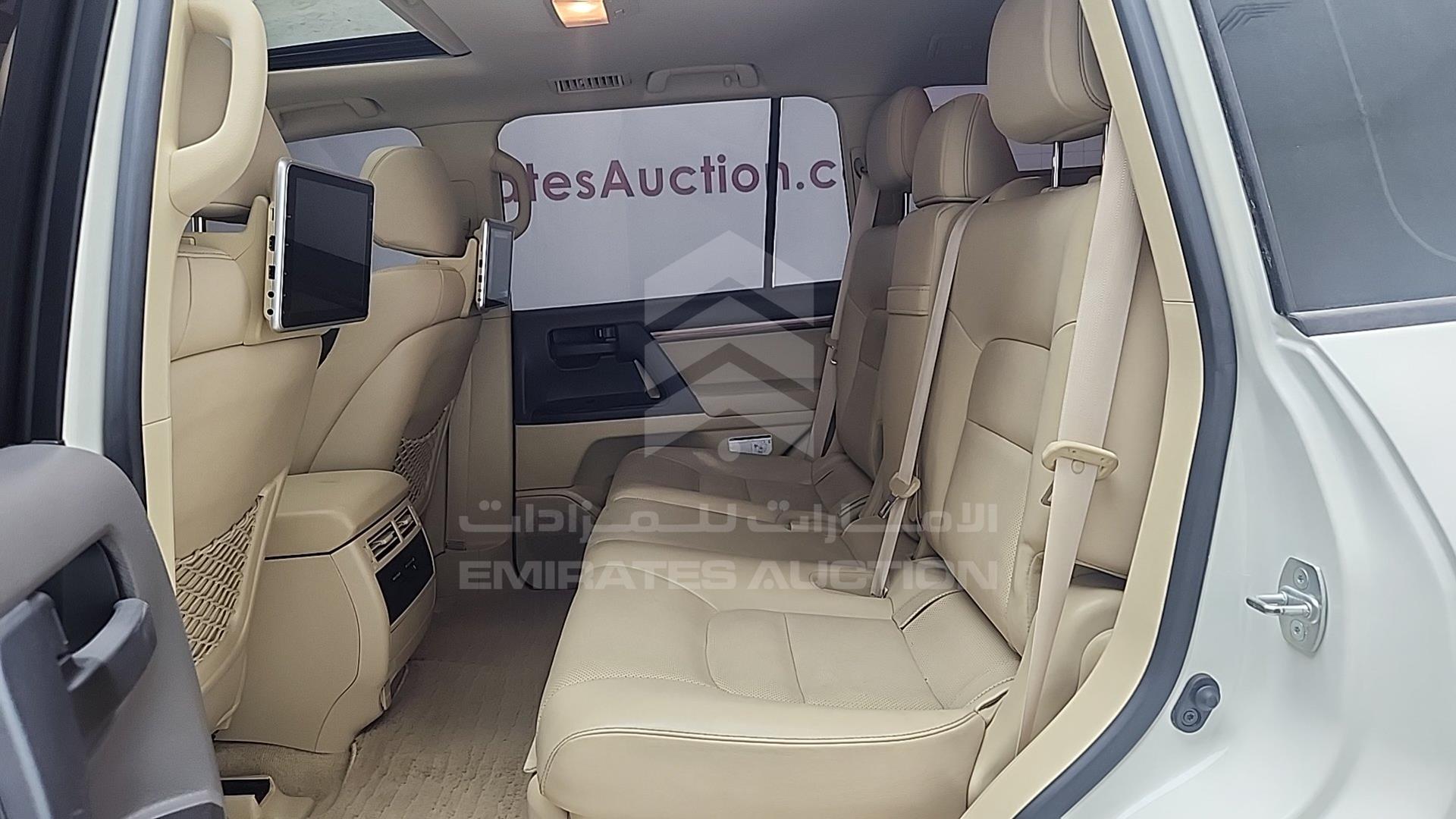 2017 TOYOTA LAND CRUISER GXR V6 VIN: JTMHU01J4H5125418