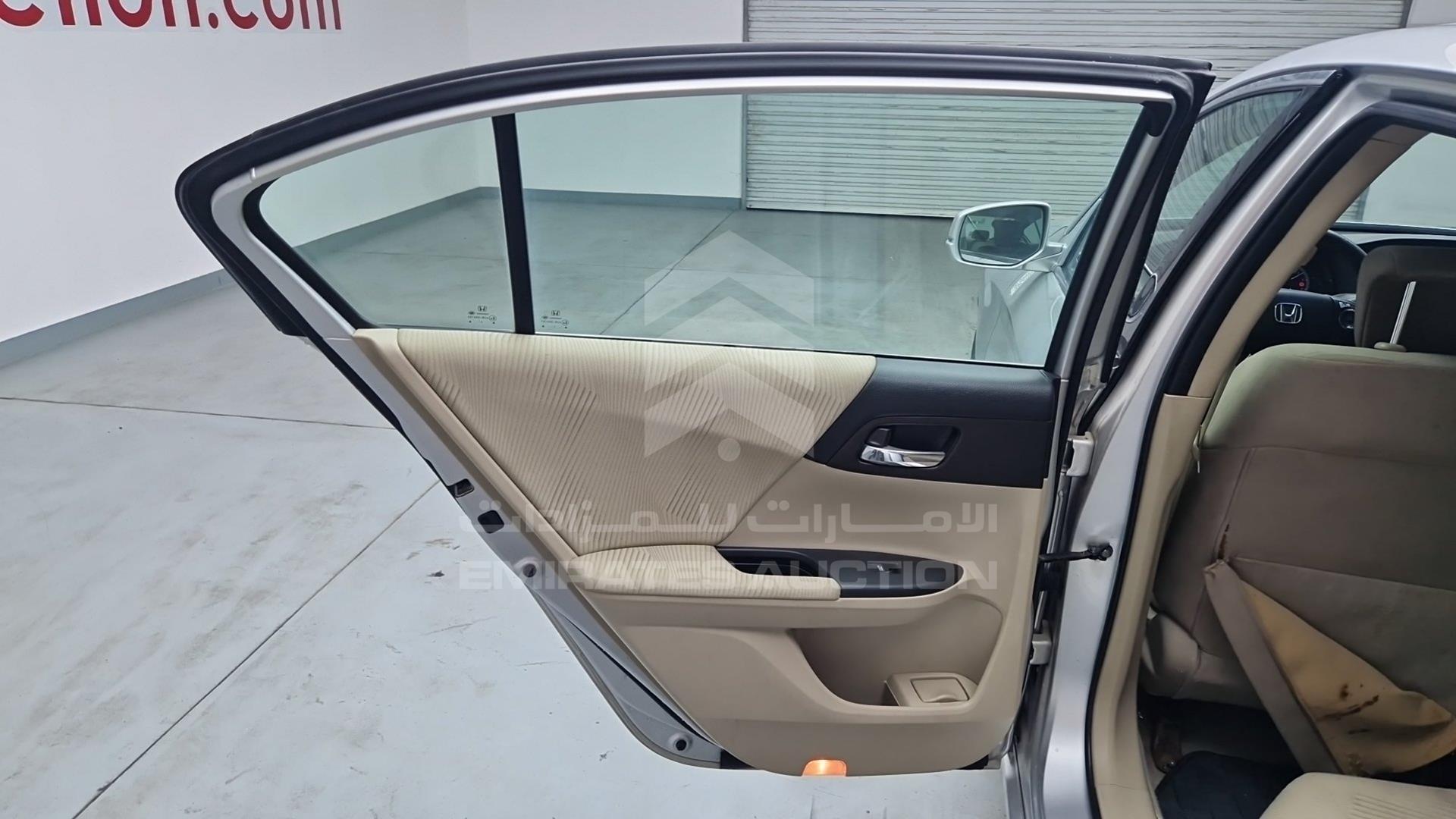 2015 HONDA ACCORD VIN: LUCCR2627F3414824