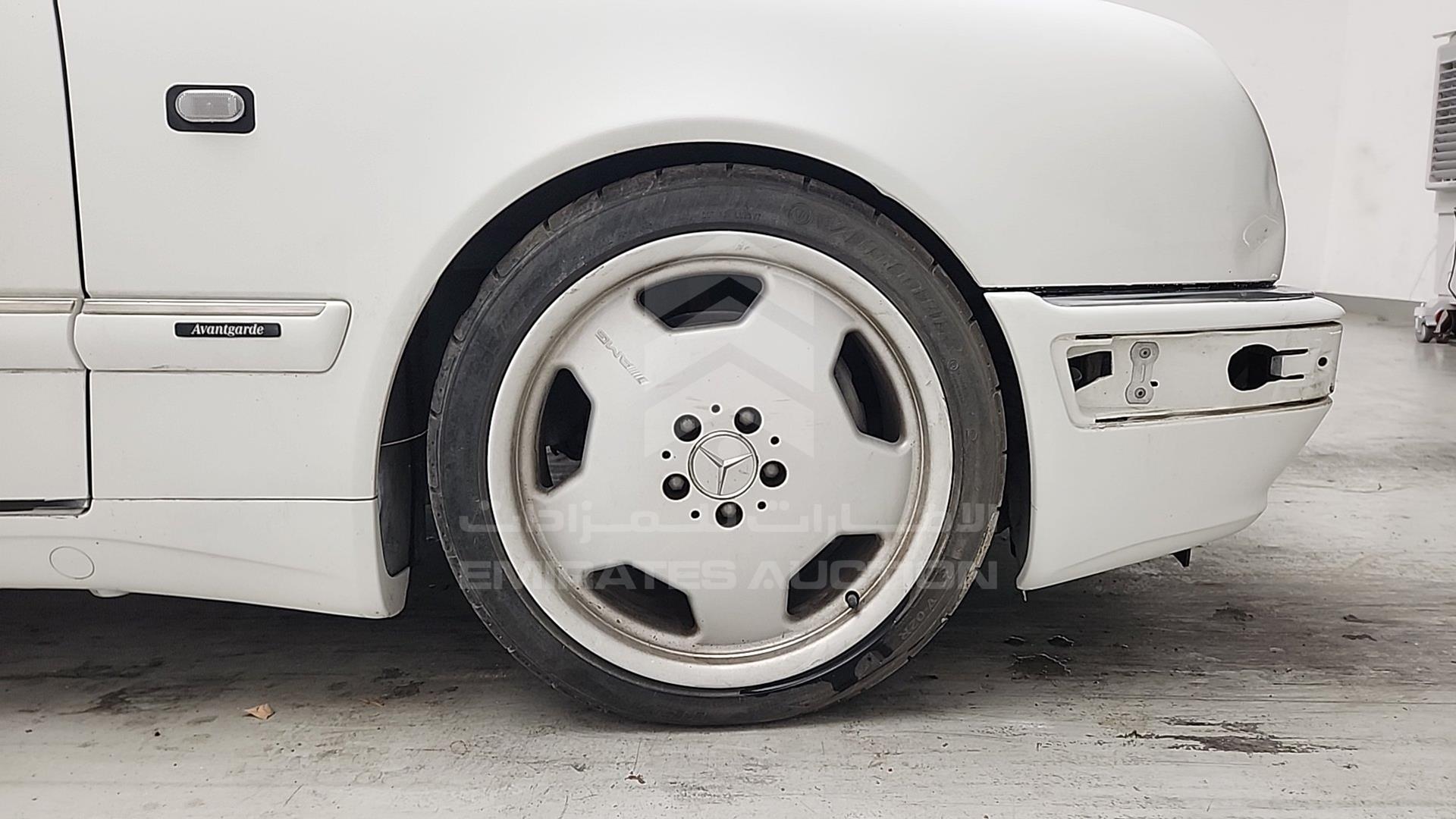 1999 MERCEDES E 55 AMG VIN: WDB2102701A824280