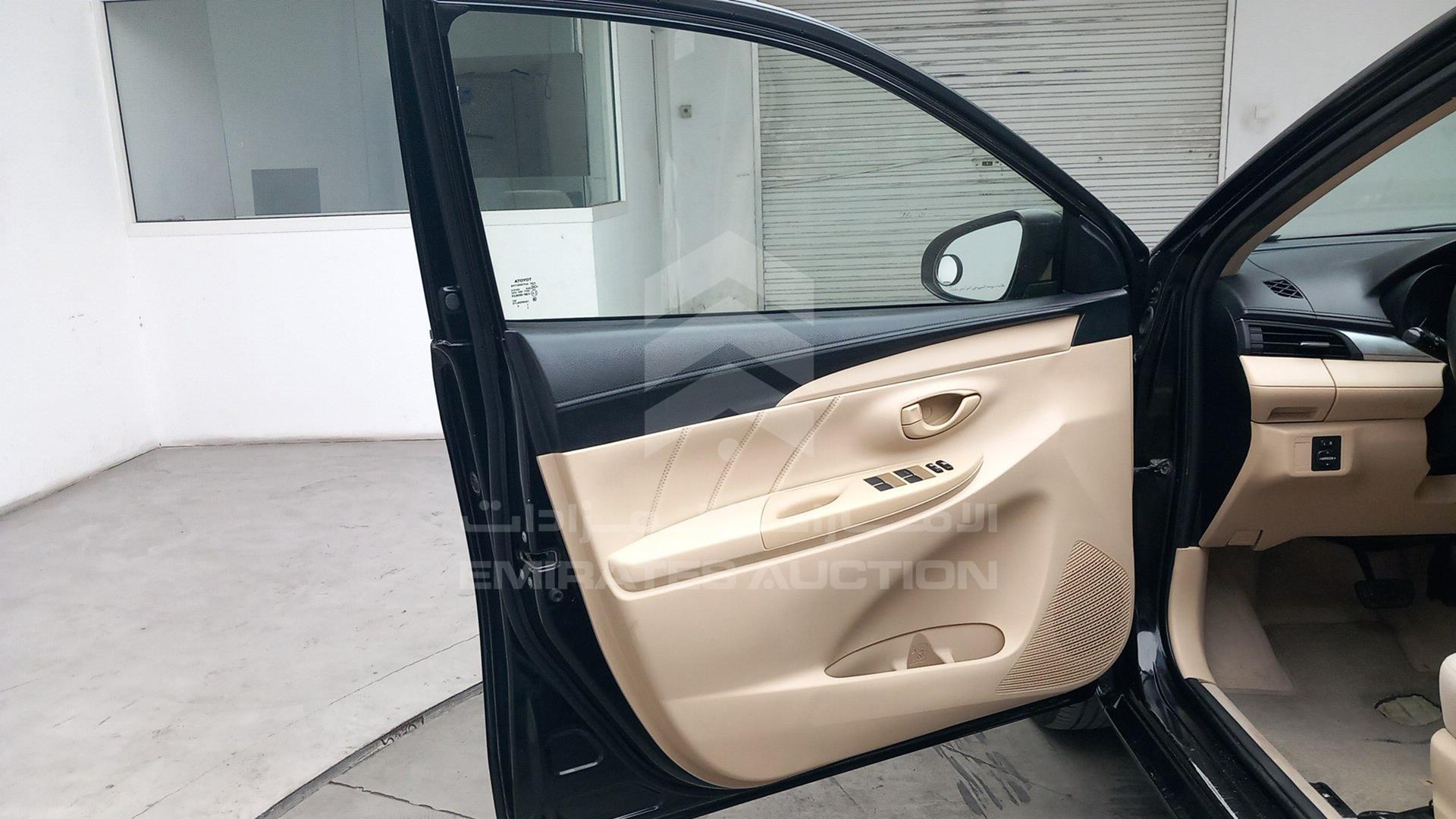 2015 TOYOTA YARIS VIN: MHFBT9F33F6038516