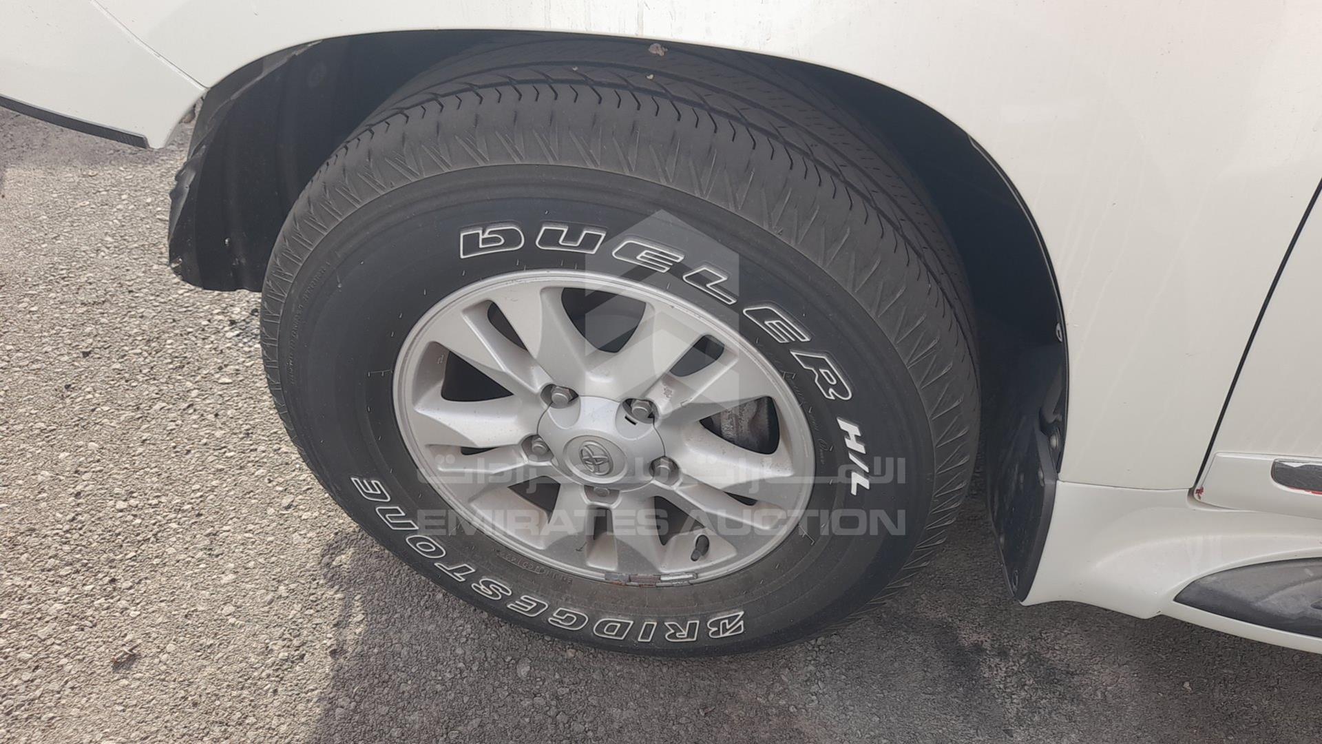 2011 TOYOTA LAND CRUISER VIN: JTMHU09J3B4042340