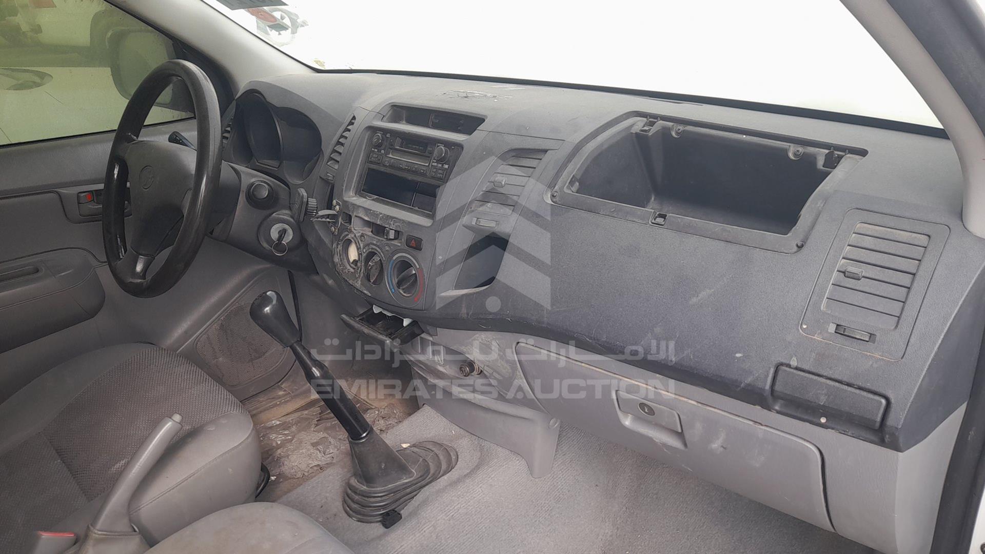 2007 TOYOTA HILUX VIN: MR0EX12G572301980