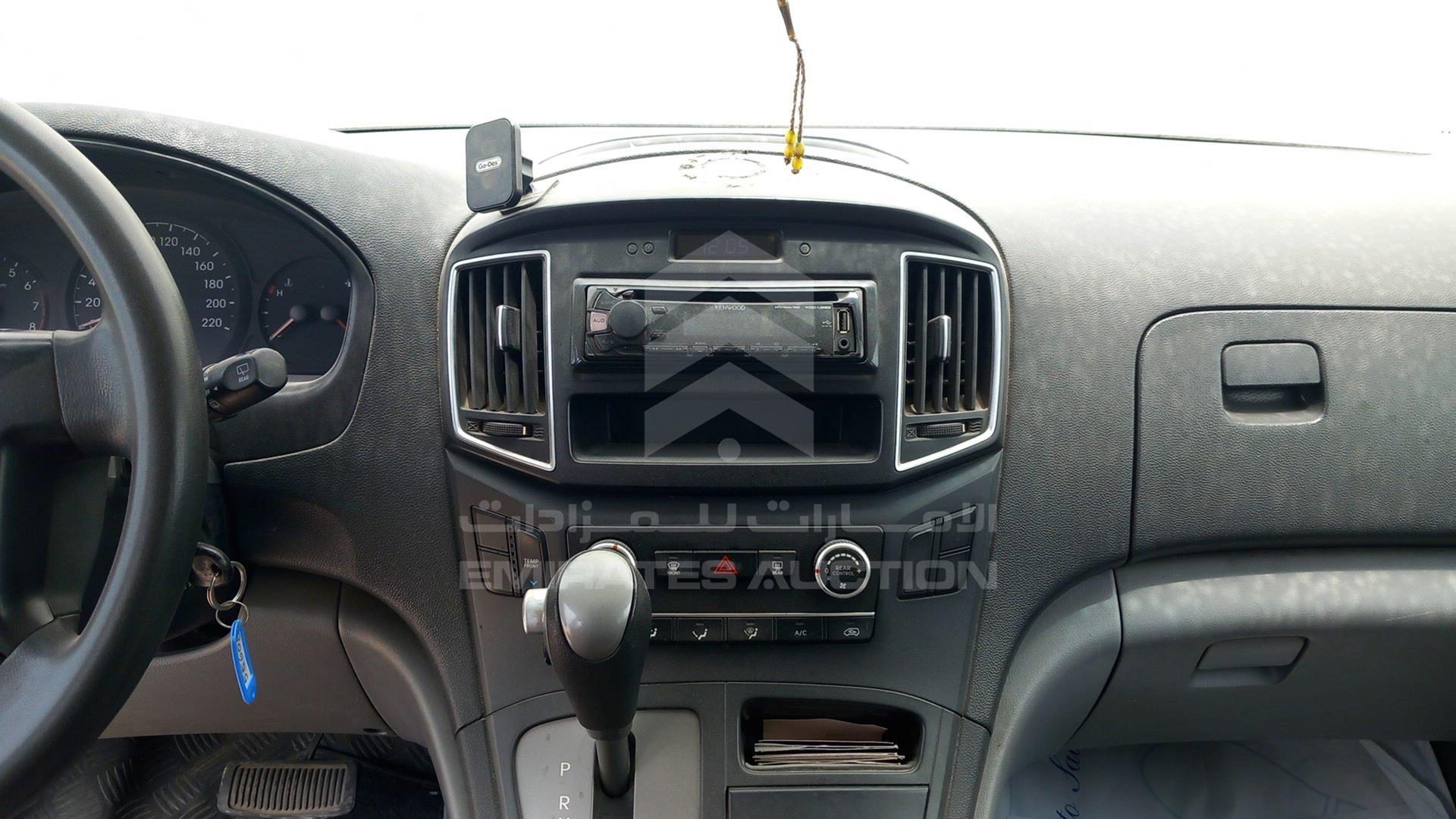 2016 HYUNDAI H1 VIN: KMJWA37R0GU778289