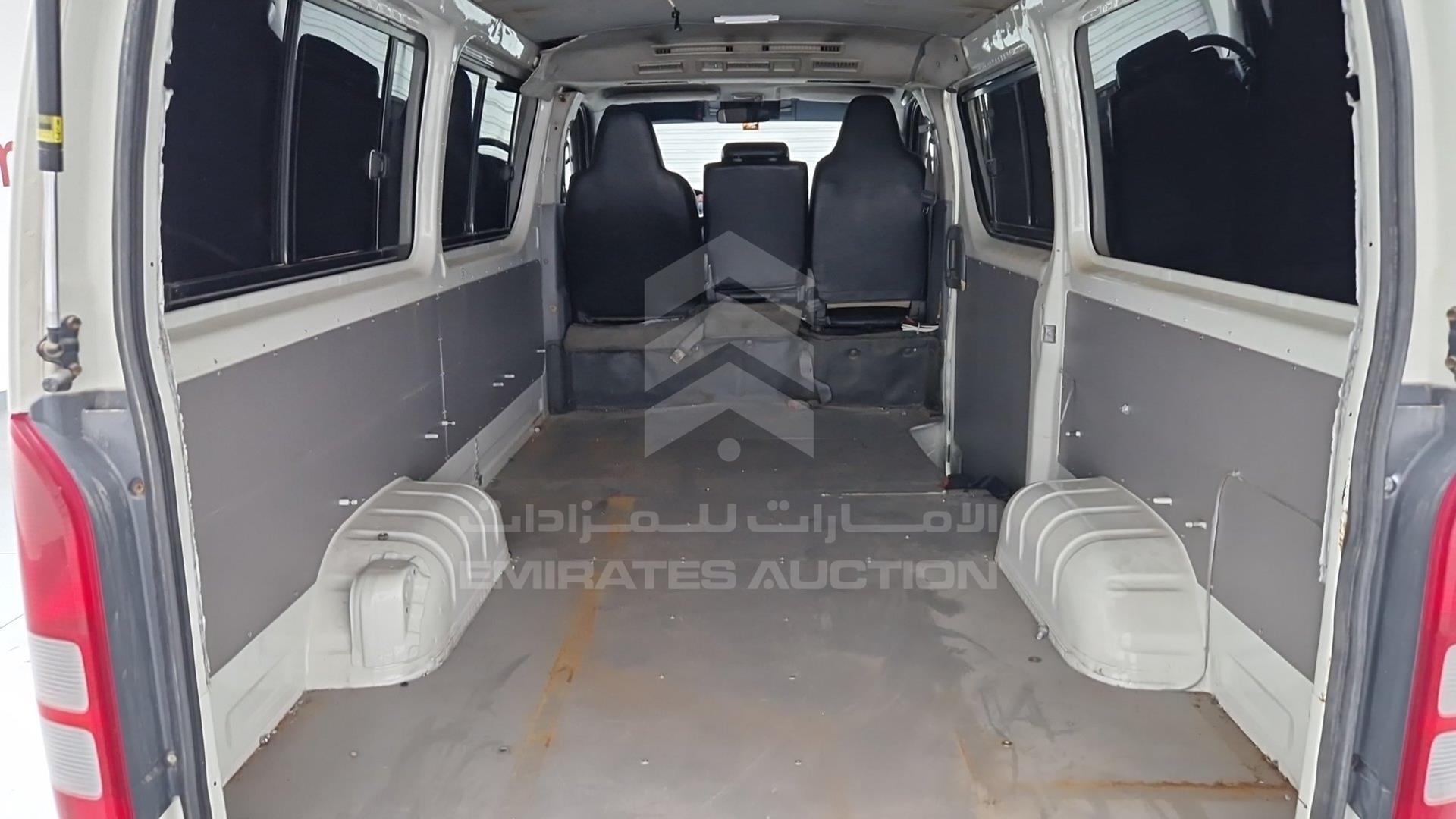 2007 TOYOTA HIACE VIN: JTGJX02PX75006785