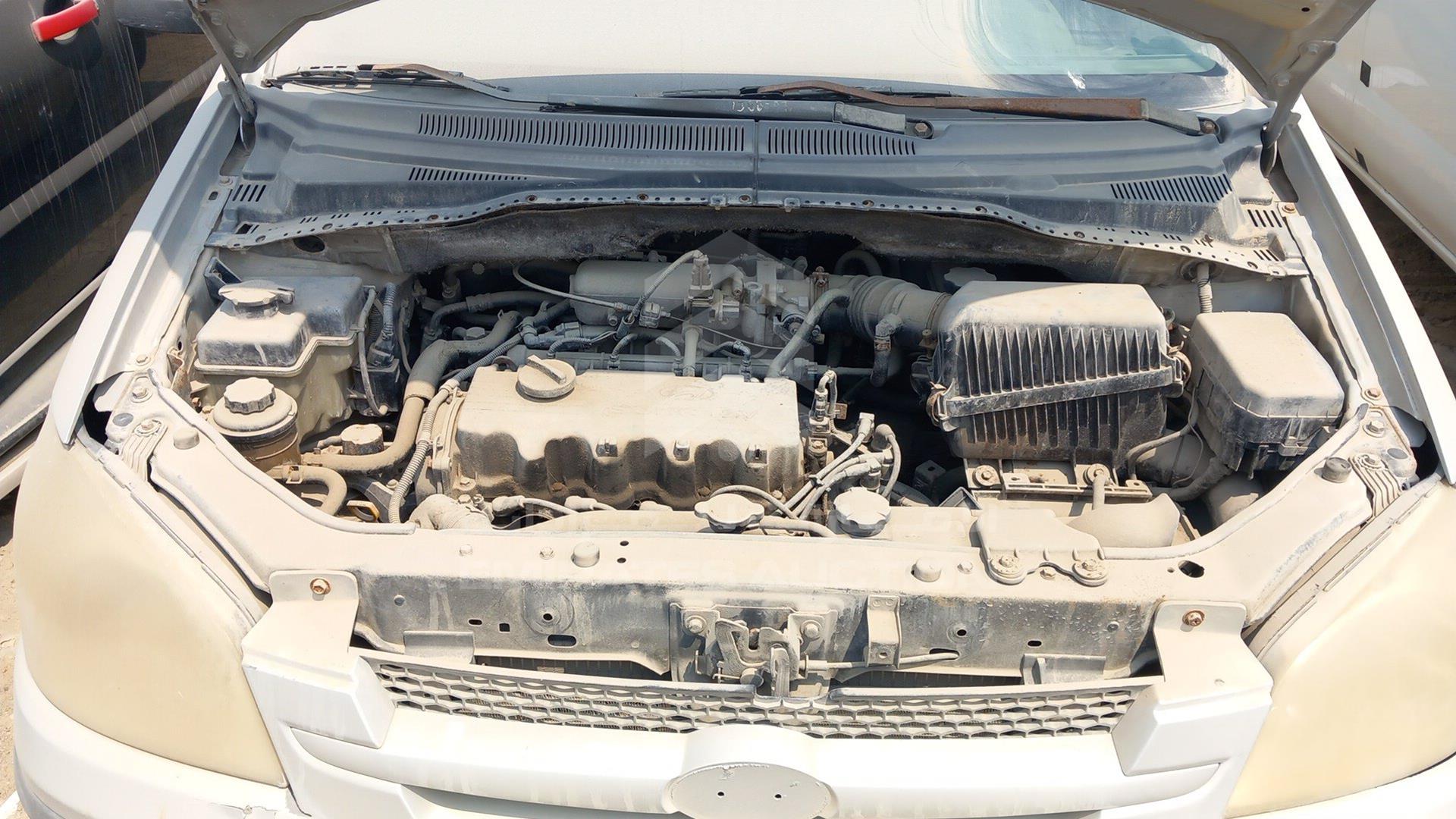 2004 HYUNDAI --- VIN: KMHBT51H44U182149