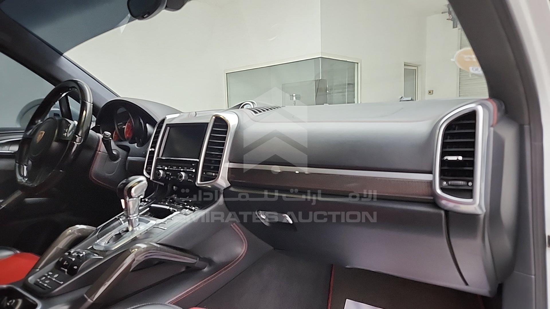 2013 PORSCHE CAYENNE VIN: WP1ZZZ92ZDLA74155