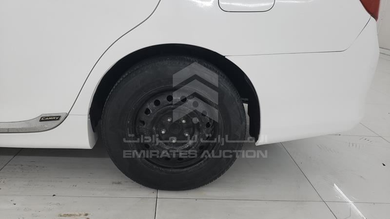 6T1BF9FK7FX563065 Auction: EmiratesAuction Lot: 409828 6T1BF9FK7FX563065 Toyota Camry 2015 WHITE Photo 35