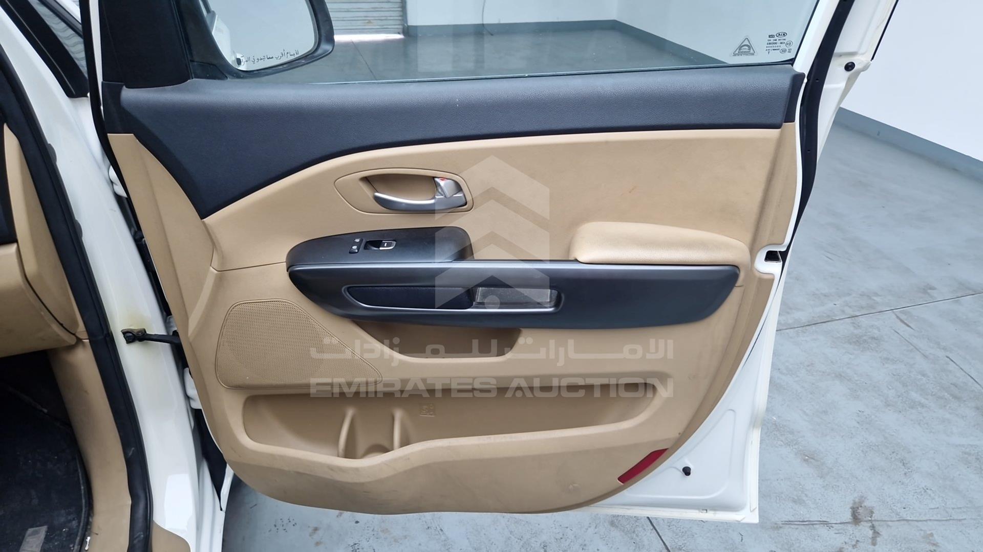 2016 KIA CARNIVAL VIN: KNAMB8128G6156978