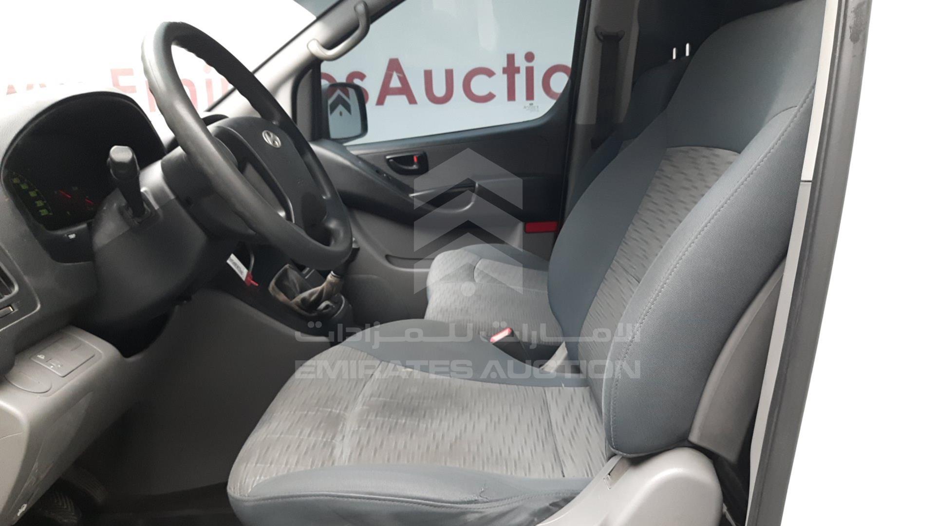 2016 HYUNDAI H1 VIN: KMHWG81R9GU756295