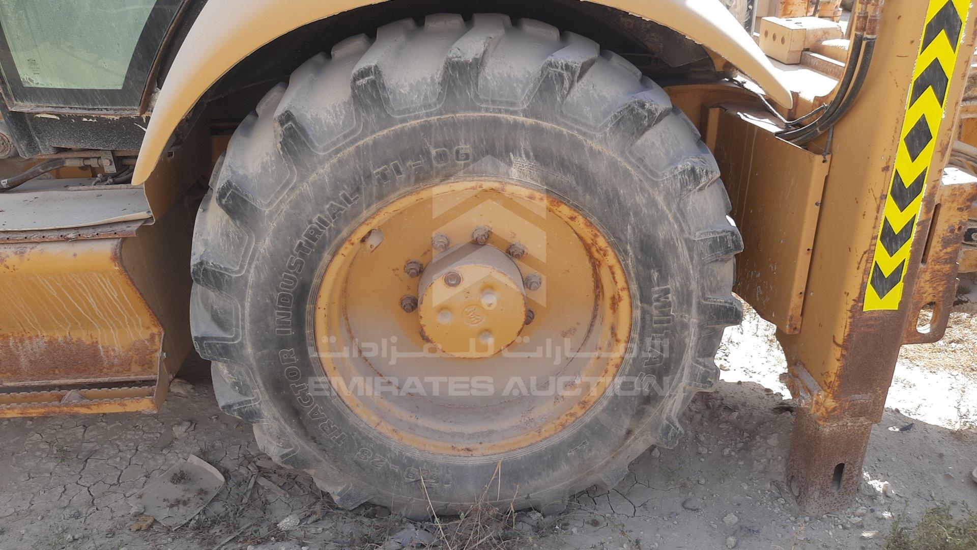 2011 CATERPILLAR 422E VIN: CAT0422EVMAW00837