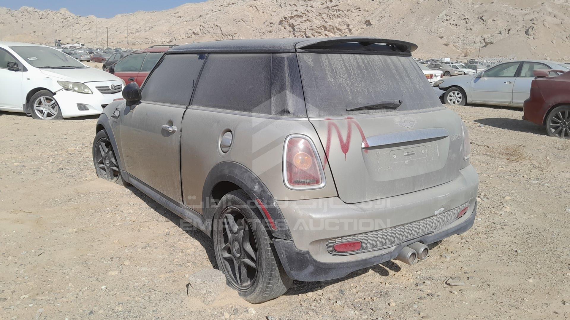 2007 MINI COOPER VIN: WMWMF73577TV31766