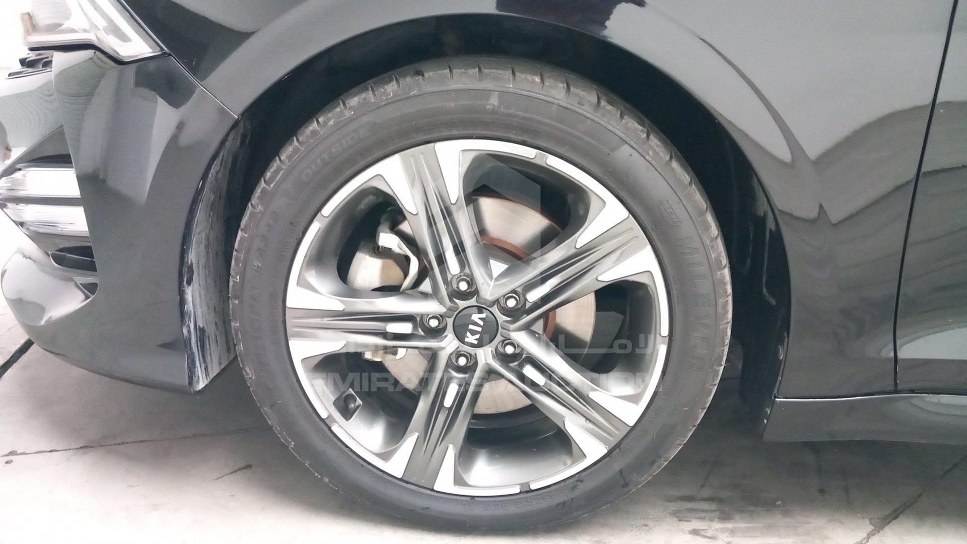 2021 KIA K5 VIN: KNAG2417XM5090808