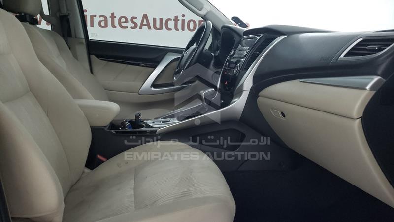 MMEMC21XXHH004146 Auction: EmiratesAuction Lot: 406724 MMEMC21XXHH004146 Mitsubishi Montero 2017 BLUE Photo 24