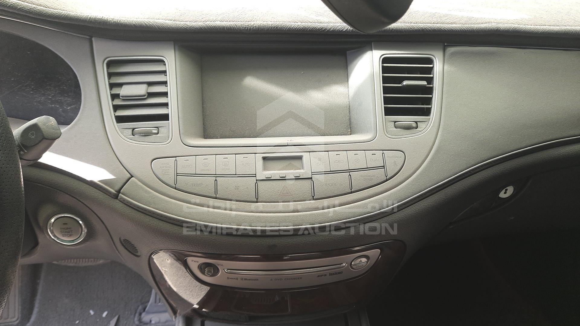 2009 HYUNDAI GENESIS VIN: KMHGC46F49U050460