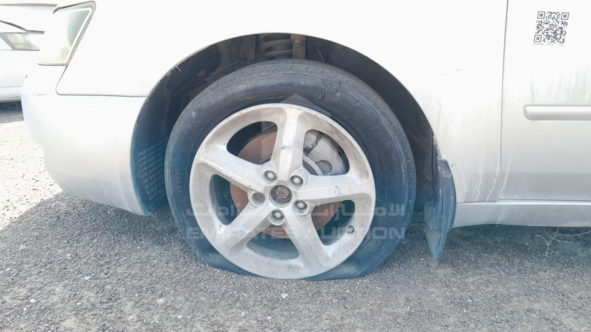 2007 HYUNDAI SONATA VIN: KMHEU41F87A327623