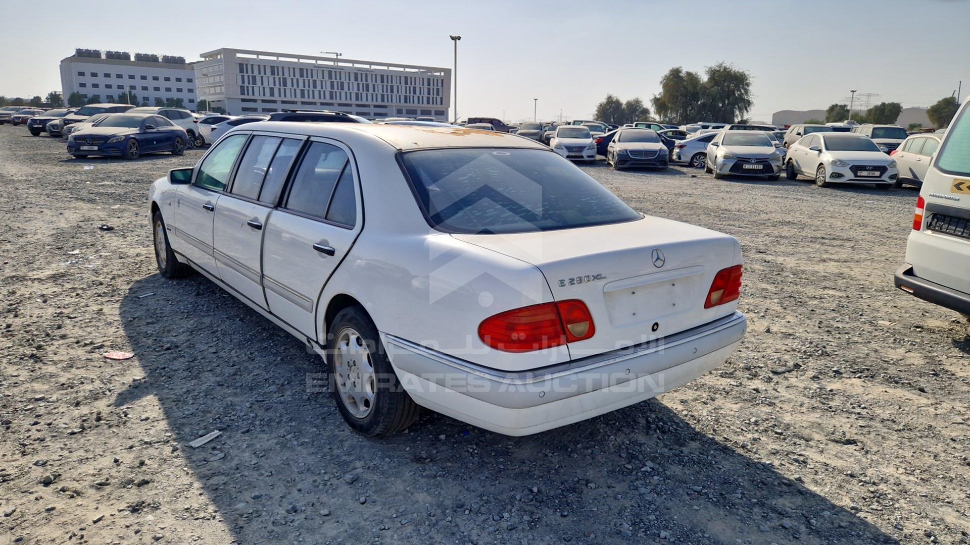 1998 MERCEDES E320 VIN: W09V97226WLB77005