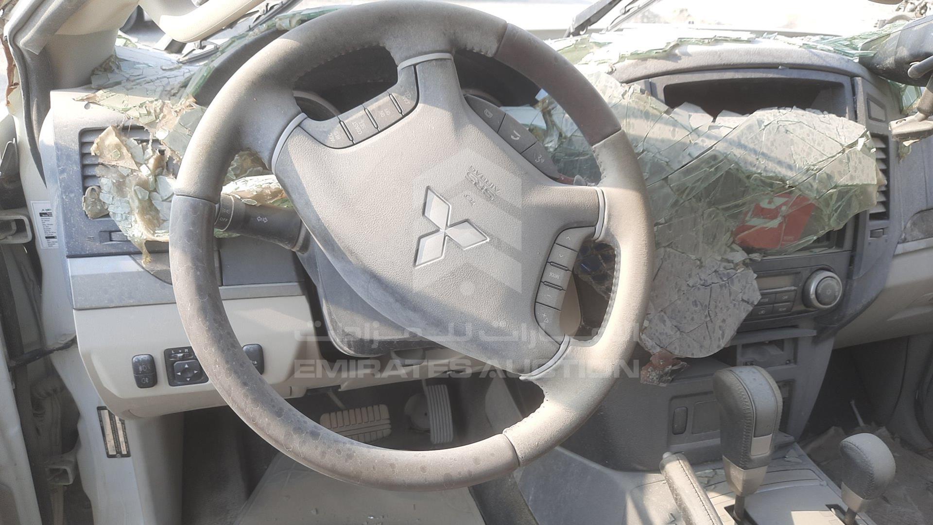 2013 MITSUBISHI PAJERO VIN: JMYLRV95WDJ702131