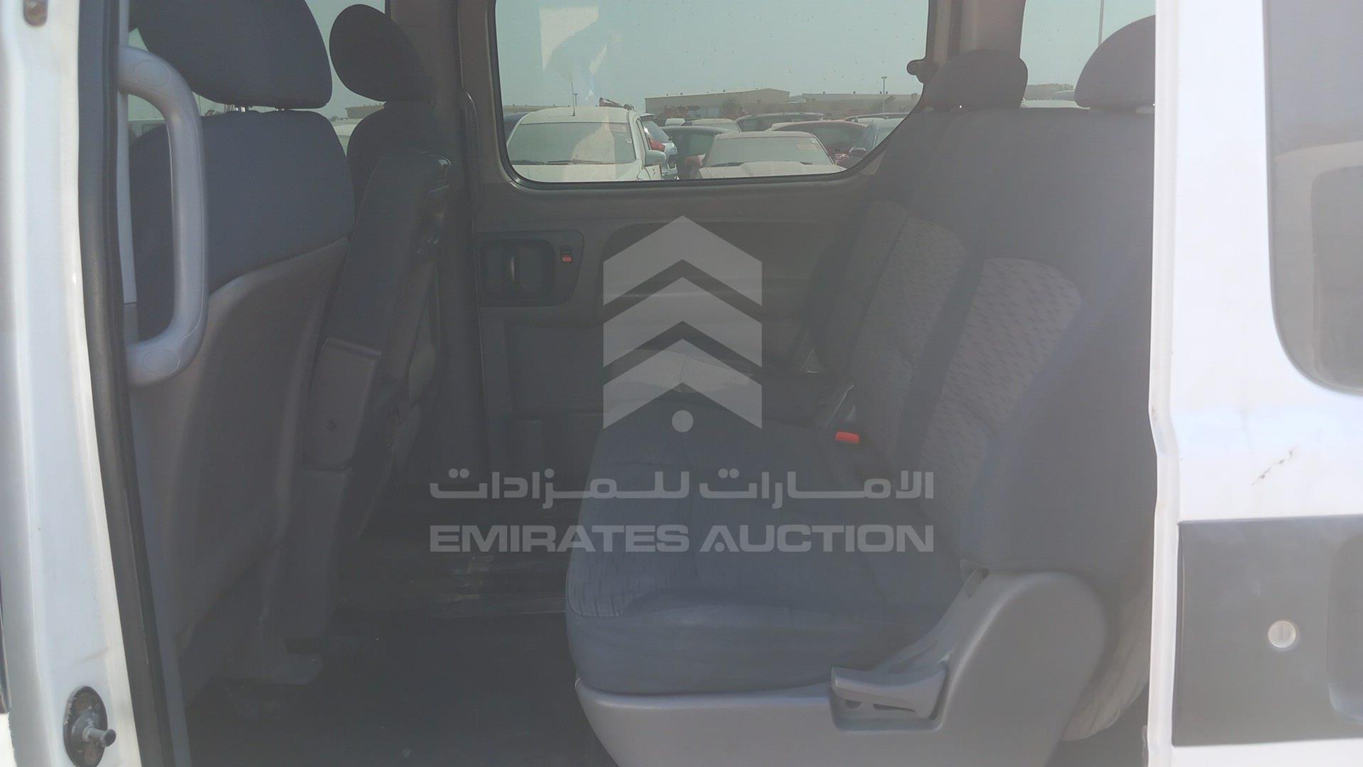 2015 HYUNDAI H1 VIN: KMHWG81R3FU643795