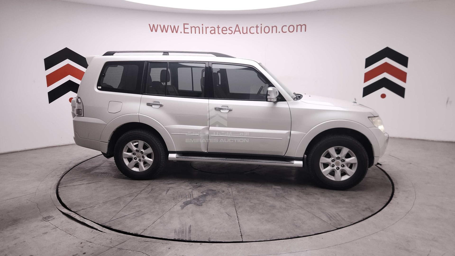 2010 MITSUBISHI PAJERO VIN: JMYLRV95WAJ713865