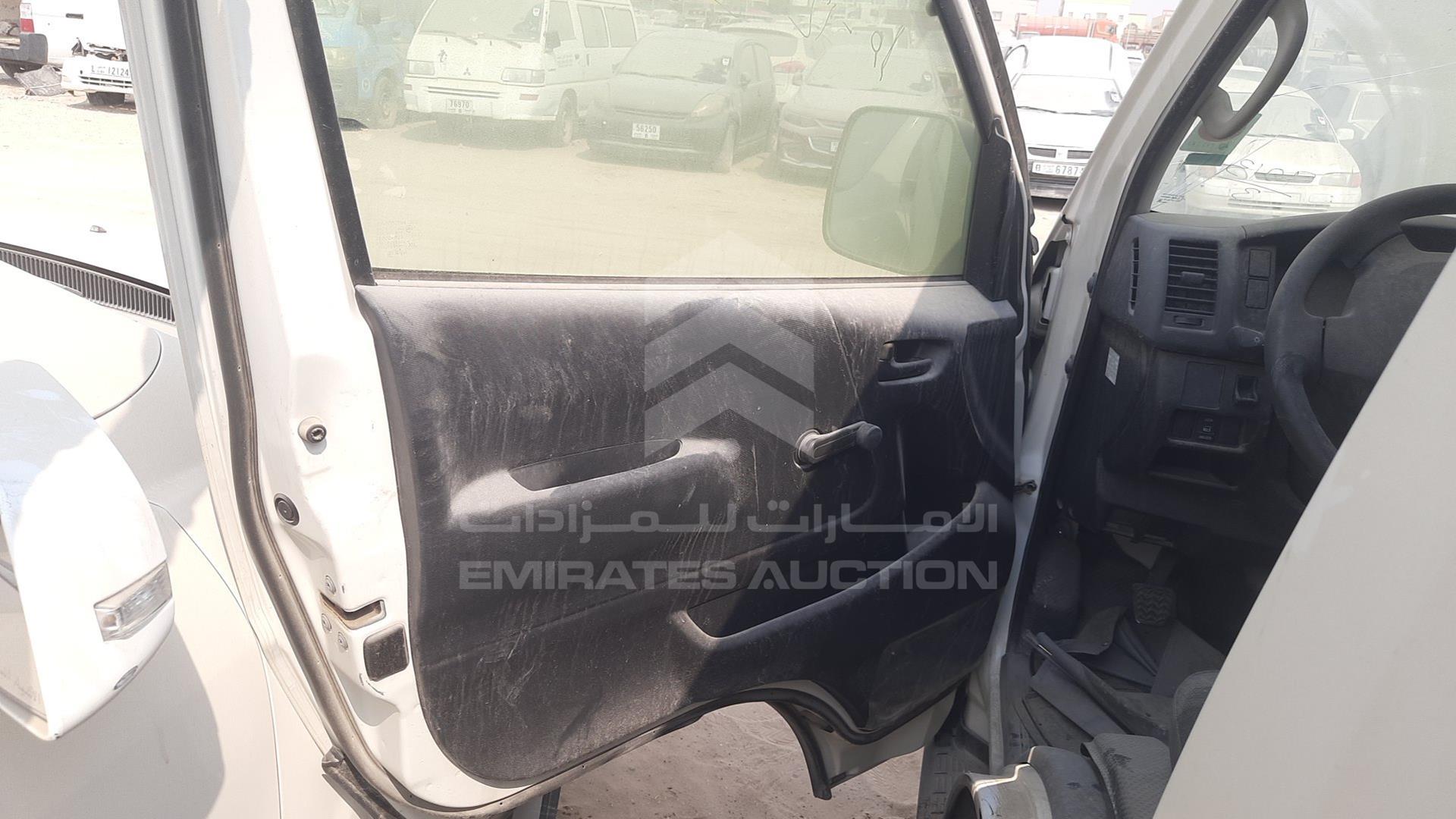 0 TOYOTA HIACE VIN: JTFHX02P7P0127998
