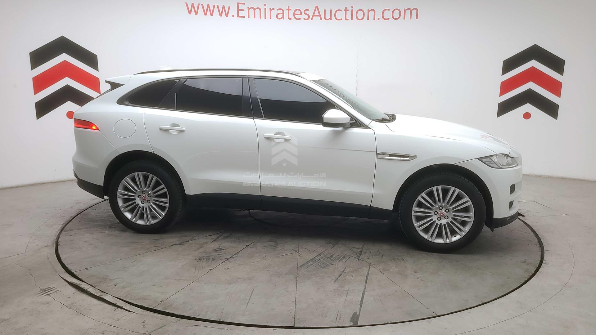 2018 JAGUAR F-PACE VIN: SADCJ2FX3JA280958