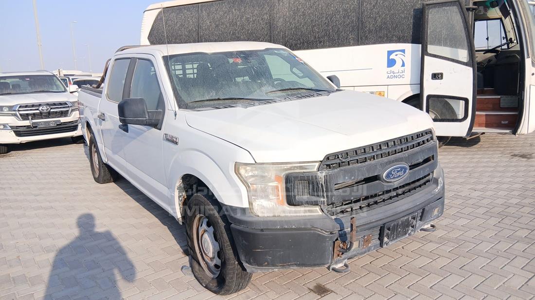 فورد اف 150 2020 — الزاوية الأمامية اليمنى — صورة 10
