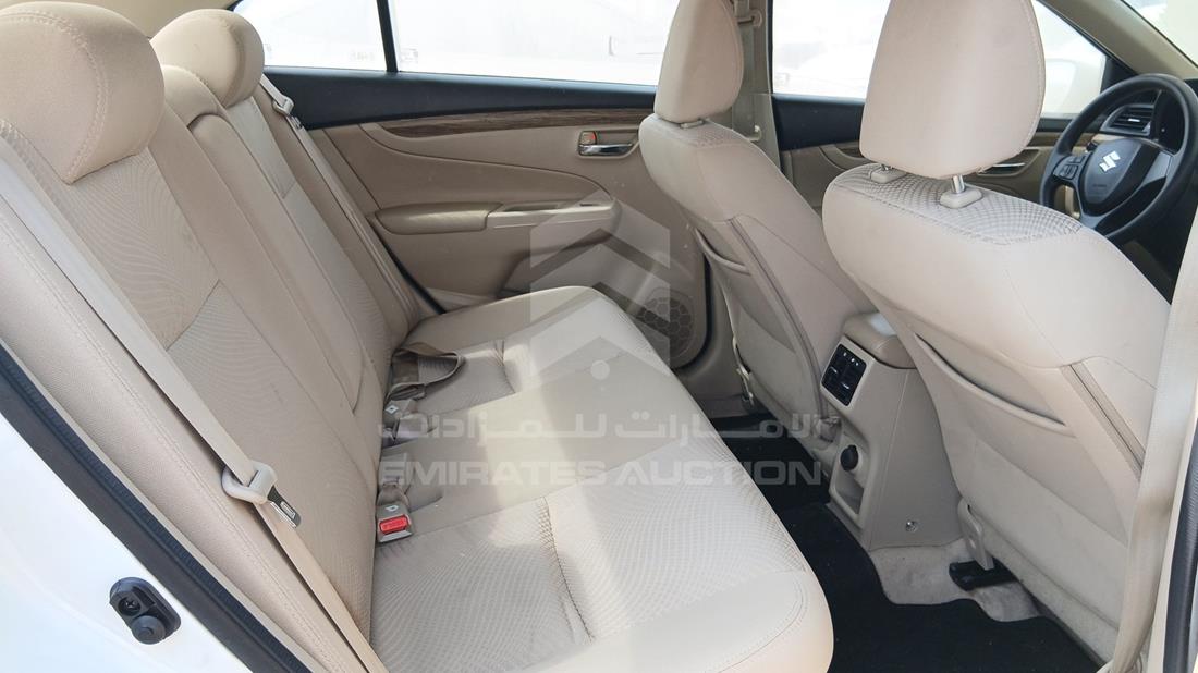 سوزوكي سياز 2023 — زاوية الراكب الخلفي اليمنى — صورة 24