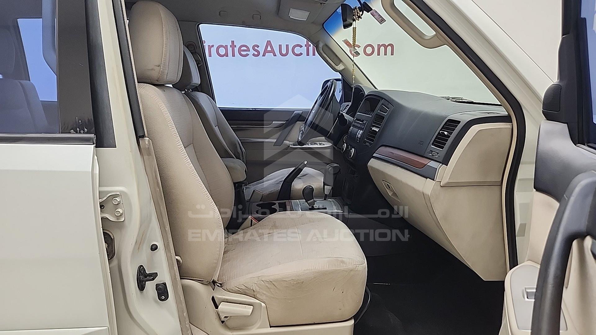 2009 MITSUBISHI PAJERO VIN: JMYLRV93W9J710845