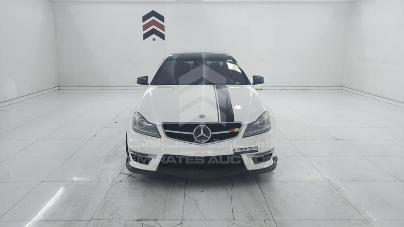 WDDGJ7HB7DG056594 Auction: EmiratesAuction Lot: 428637 WDDGJ7HB7DG056594 Mercedes C 63 AMG 2013 WHITE Photo 1