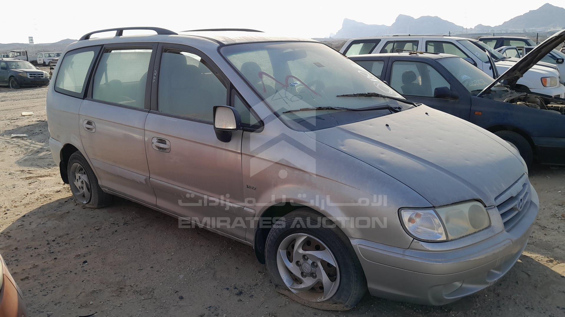 2006 HYUNDAI TRAJET VIN: KMHMG81C56U289569