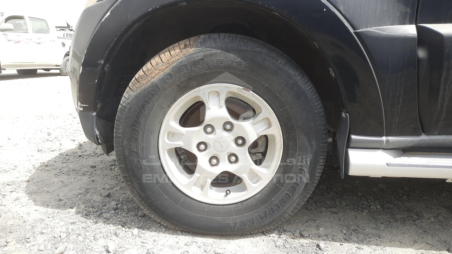 2008 MITSUBISHI PAJERO VIN: JMYLRV93W8J730399