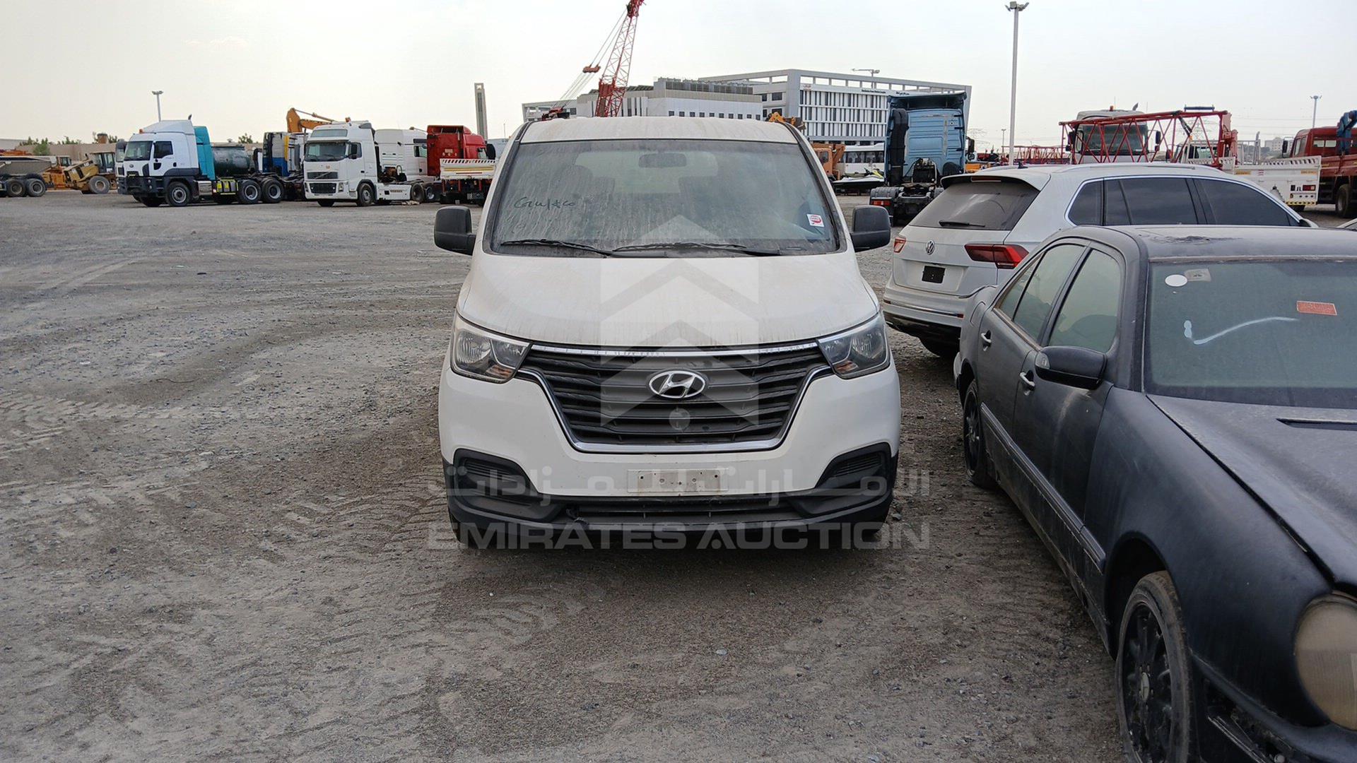 2019 HYUNDAI H1 VIN: KMJWA37R4KU016835