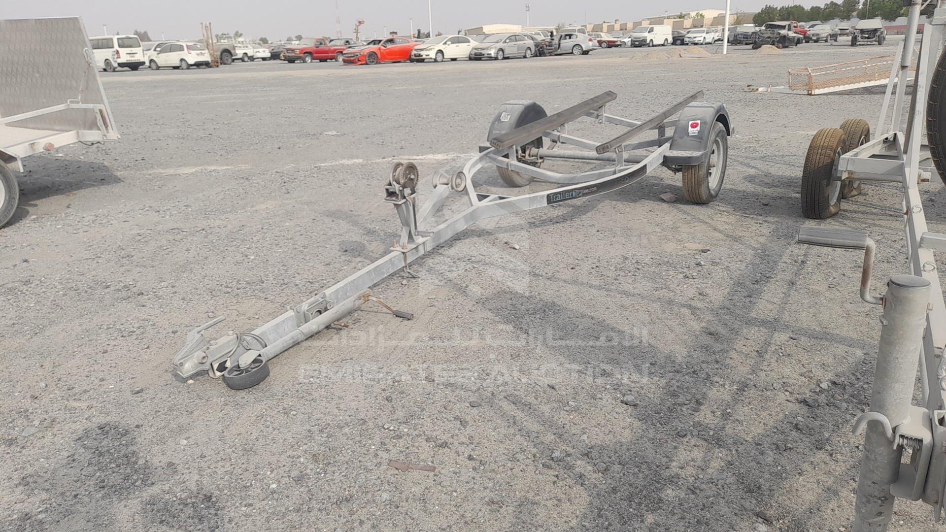 2019 TRAILER LOCAL VIN: D081353DXBTRAILER