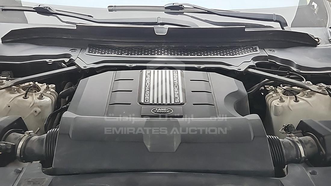 2016 Range Rover HSE — Engine Bay — Photo 28
