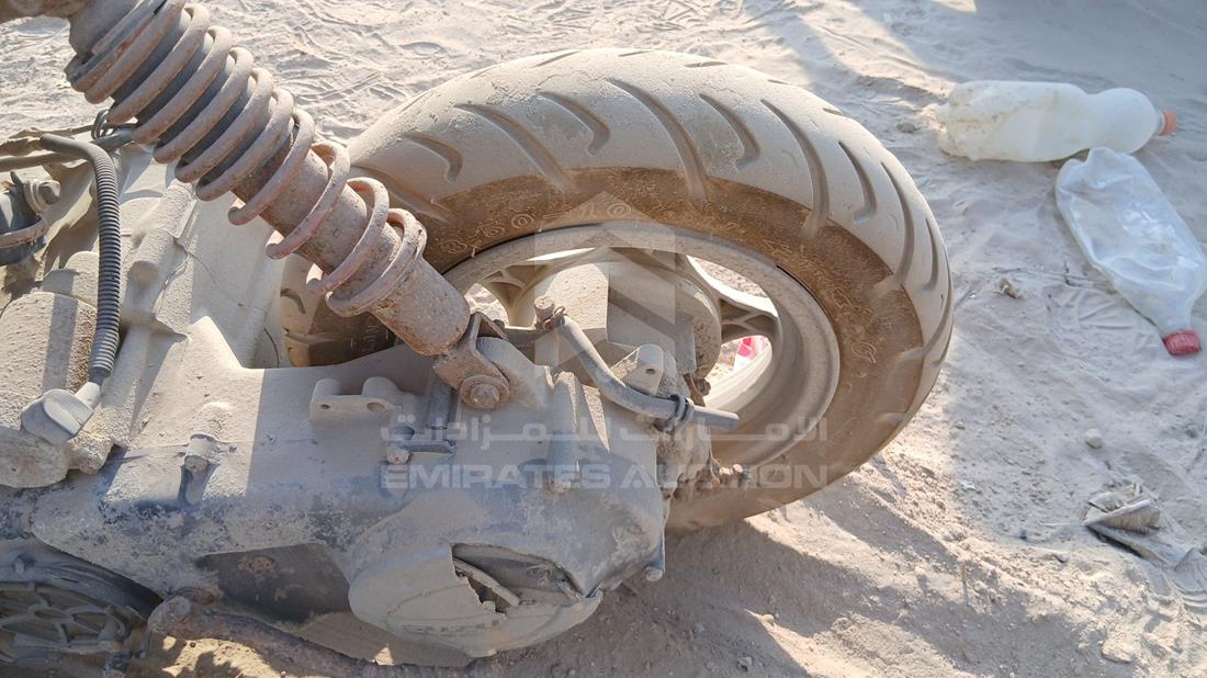 2014 Suzuki AN125HK — Rear Right Tyre — Photo 18