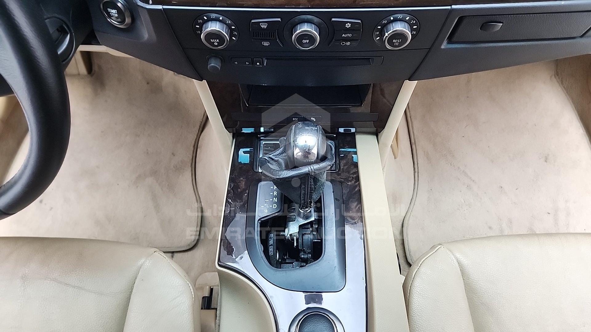 0 BMW 523I VIN: WBANE310X0B953095