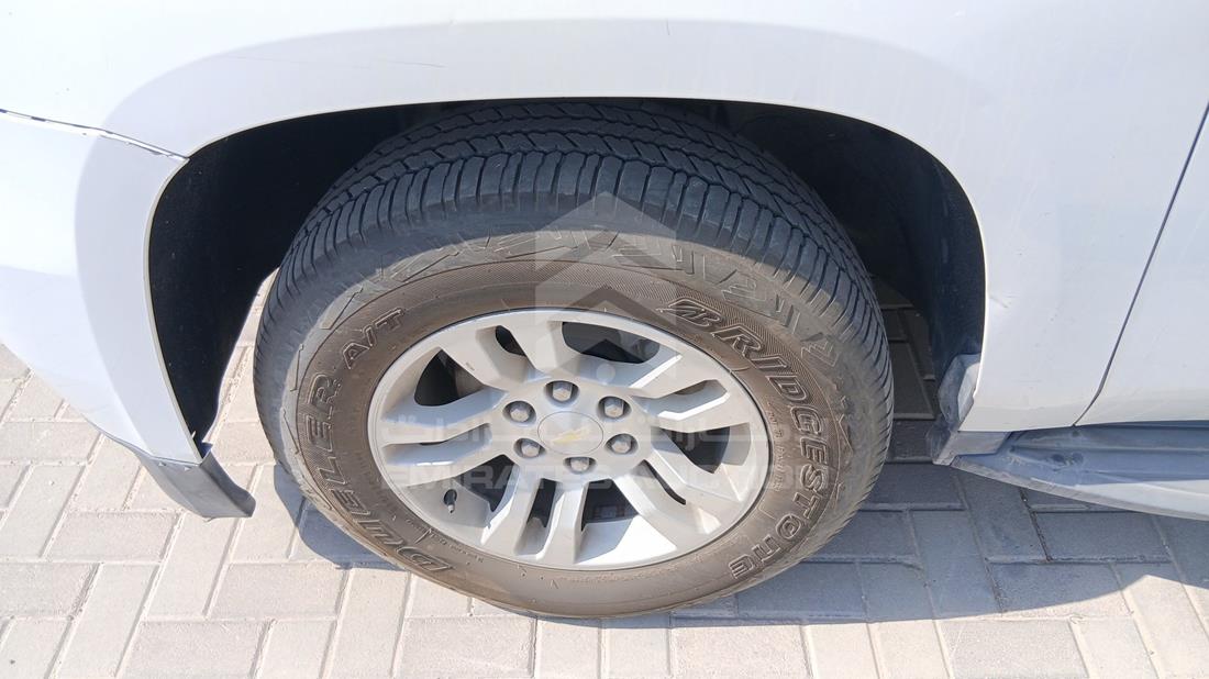 2019 Chevrolet Suburban — Front Left Tyre — Photo 32