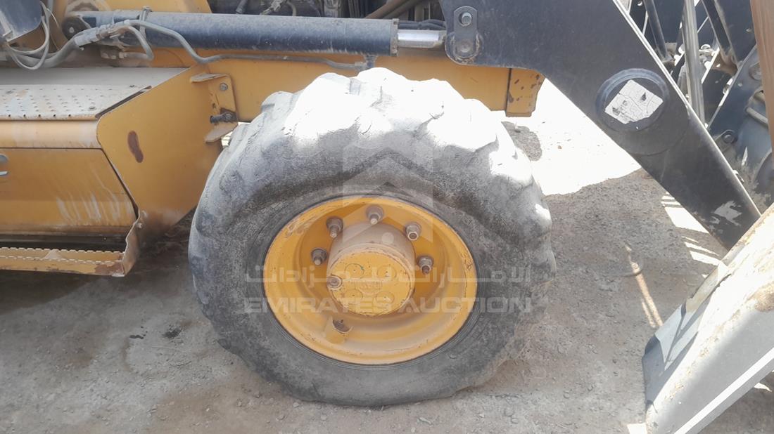 كاتربيلر 424 D 2005 — الإطار الأمامي الأيمن — صورة 25